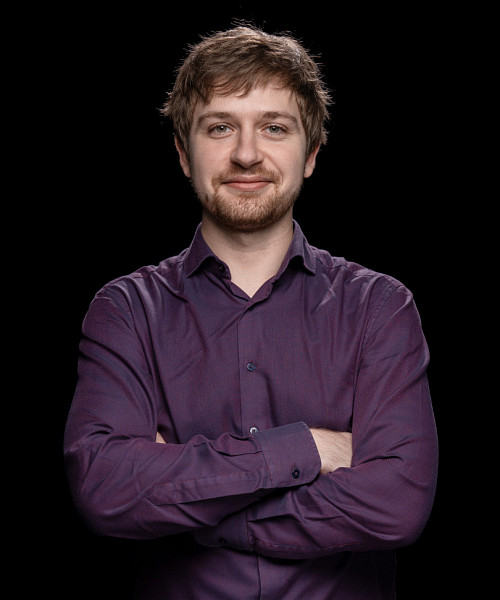 Portraitfoto von Moritz Laurer